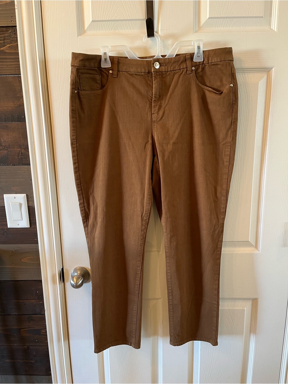 Chico’s Size 2.5 Classic Brown Slimming Girlfriend Ankle Pants, Size 14